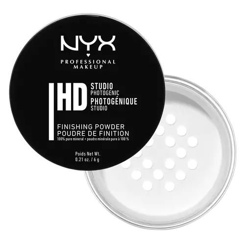 Otwarte pudełko pudru utrwalającego Studio Finishing Powder od NYX PM.