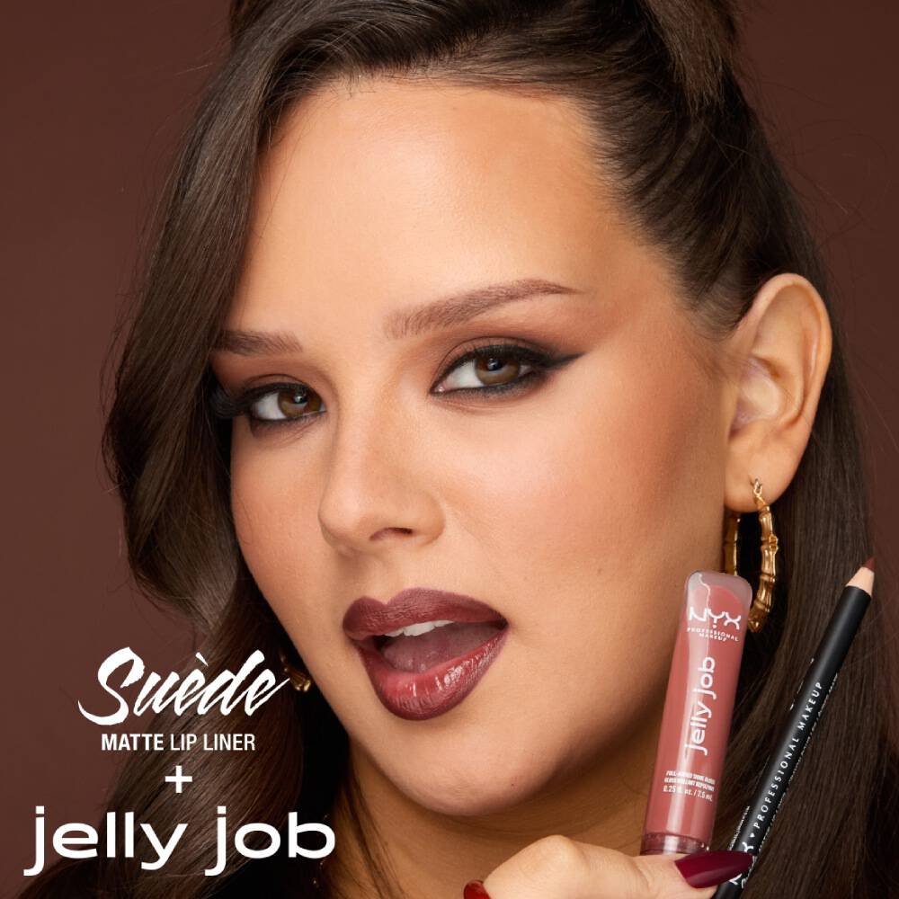 NYX PM Jelly Job – zdjęcie przedstawiające efekt zastosowania błyszczyka Jelly Job na ustach szatynki