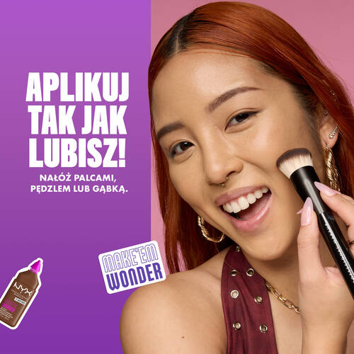 Efekt nałożenia podkładu do twarzy NYX PM Make ‘Em Wonder pokazany na modelce