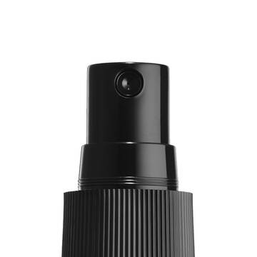 Matowy spray utrwalający makijaż