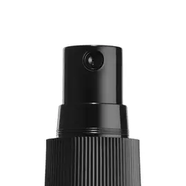 Matowy spray utrwalający makijaż